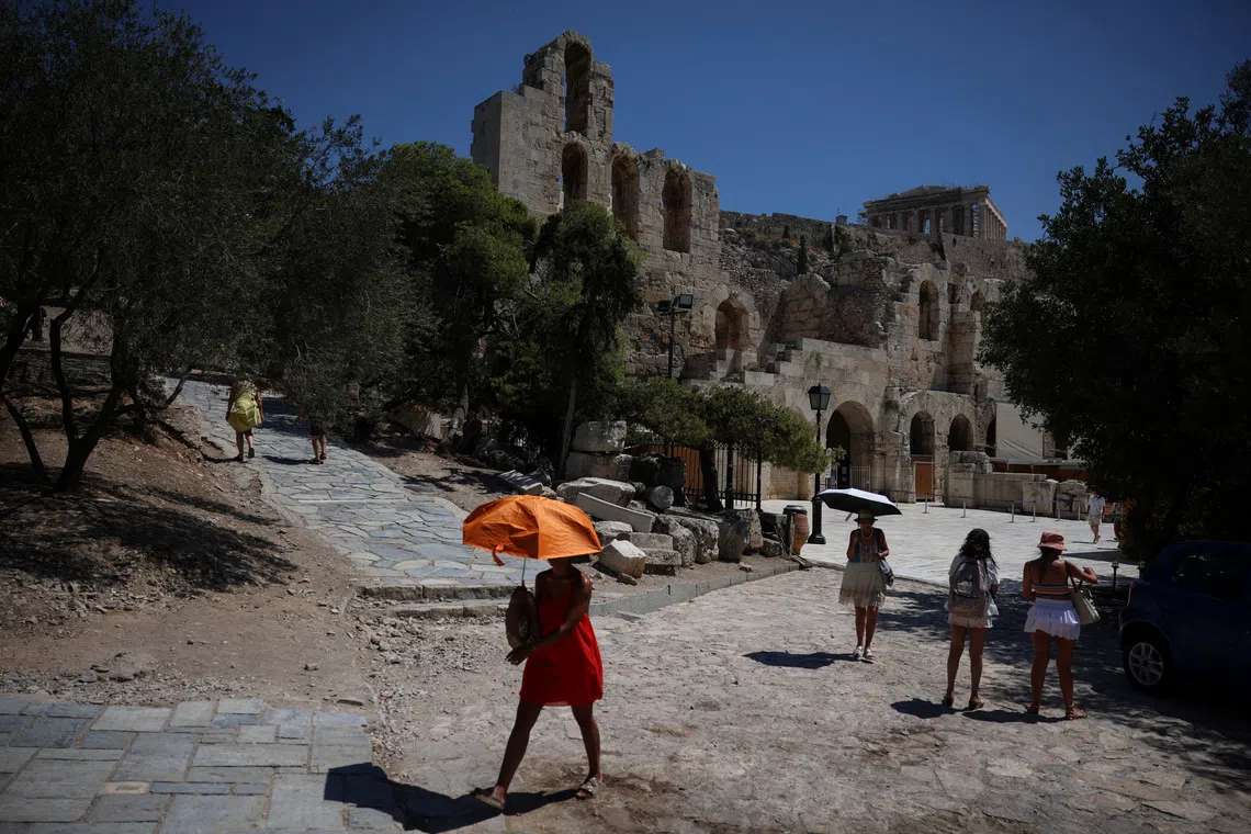 Curtains closed in most Greek theatres as actors strike