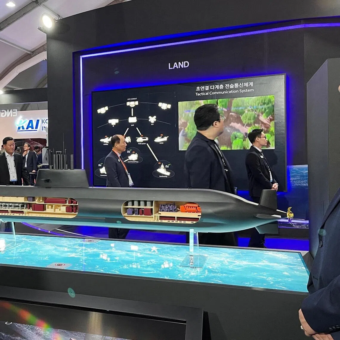 FILE PHOTO: A model Hanwha Ocean submarine is displayed during the 2023 Seoul International Aerospace and Defense Exhibition (ADEX) in Seongnam, South Korea, October 18, 2023.  REUTERS/Ju-min Park/File Photo