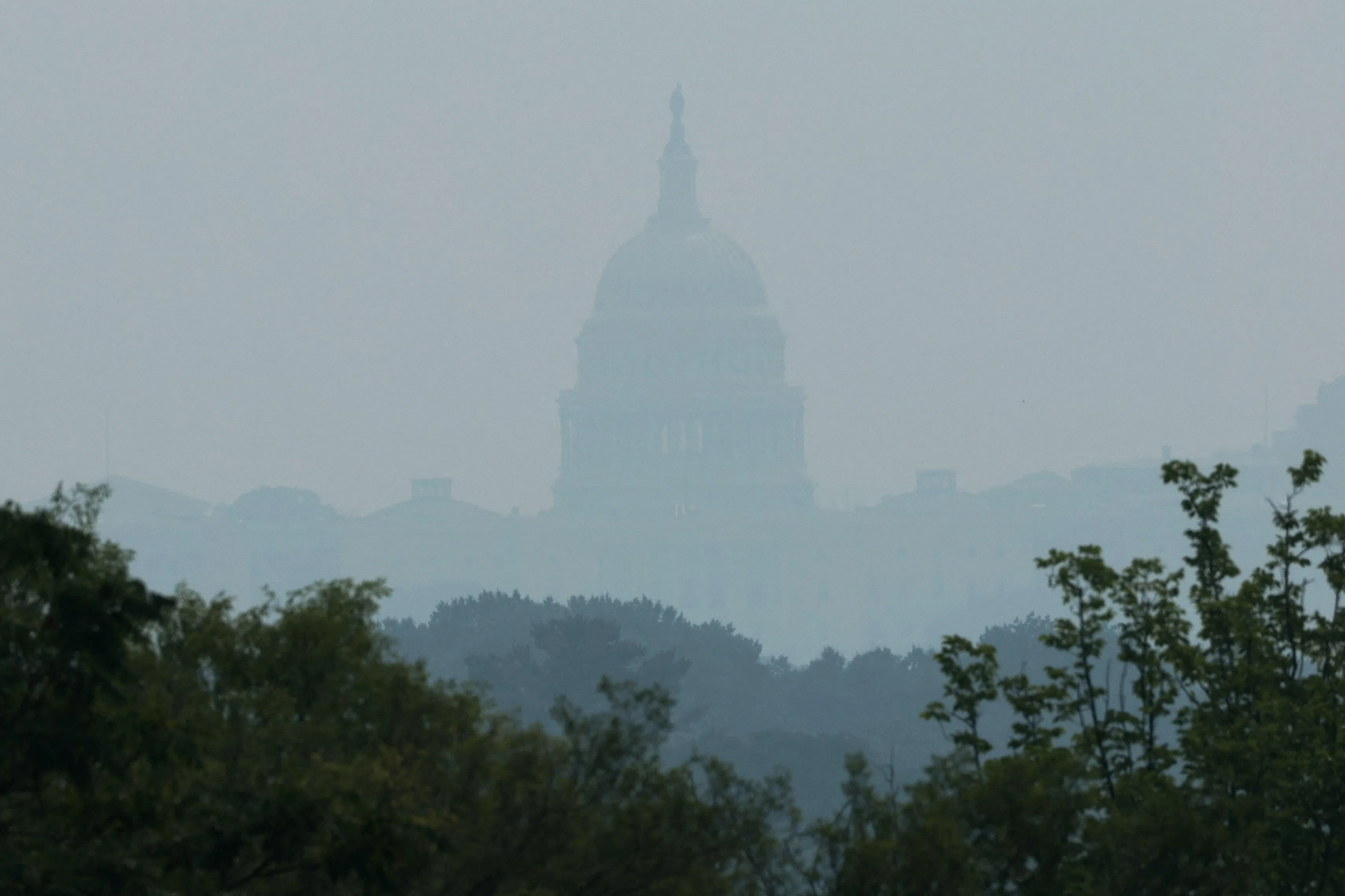 Smoke from Canadian wildfires clouds the U.S. Capitol in Washington, D.C., U.S., July 17, 2026. REUTERS/Jonathan Ernst