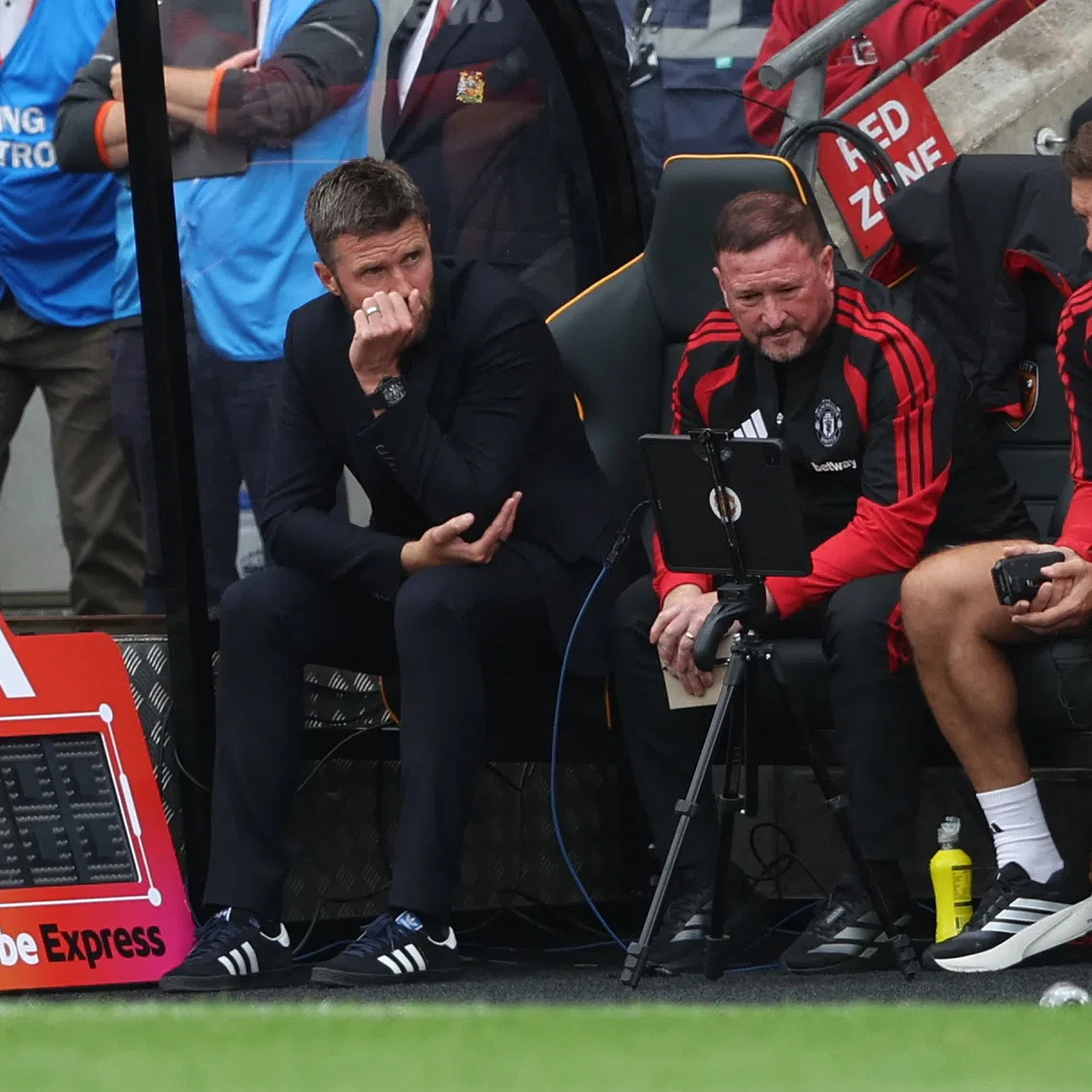 Soccer Football - Premier League - Hull City v Manchester United - MKM Stadium, Hull, Britain - August 22, 2026 Manchester United manager Michael Carrick reacts REUTERS/Scott Heppell