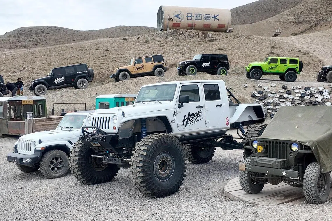 China, off road, SUVs, drive, mountains