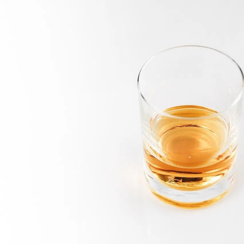 Doctors, who are treating the victims who consumed the tainted alcohol, have reported symptoms like bluish discolouration of the body and muscle stiffness.