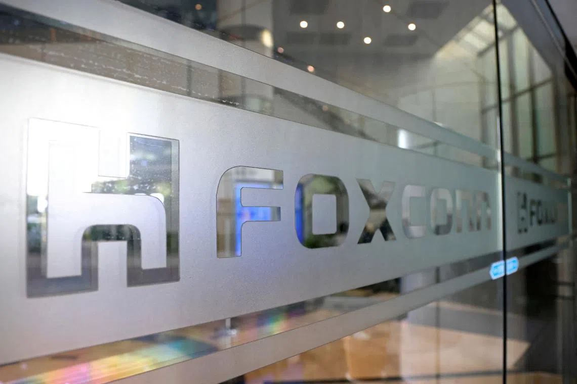 Foxconn Technology Group is sticking with measures adopted weeks ago limiting staff movements in order to handle a Covid-19 outbreak.