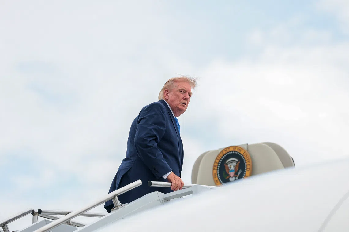 Donald Trump Annule des Frappes et Lance des Négociations avec l'Iran
