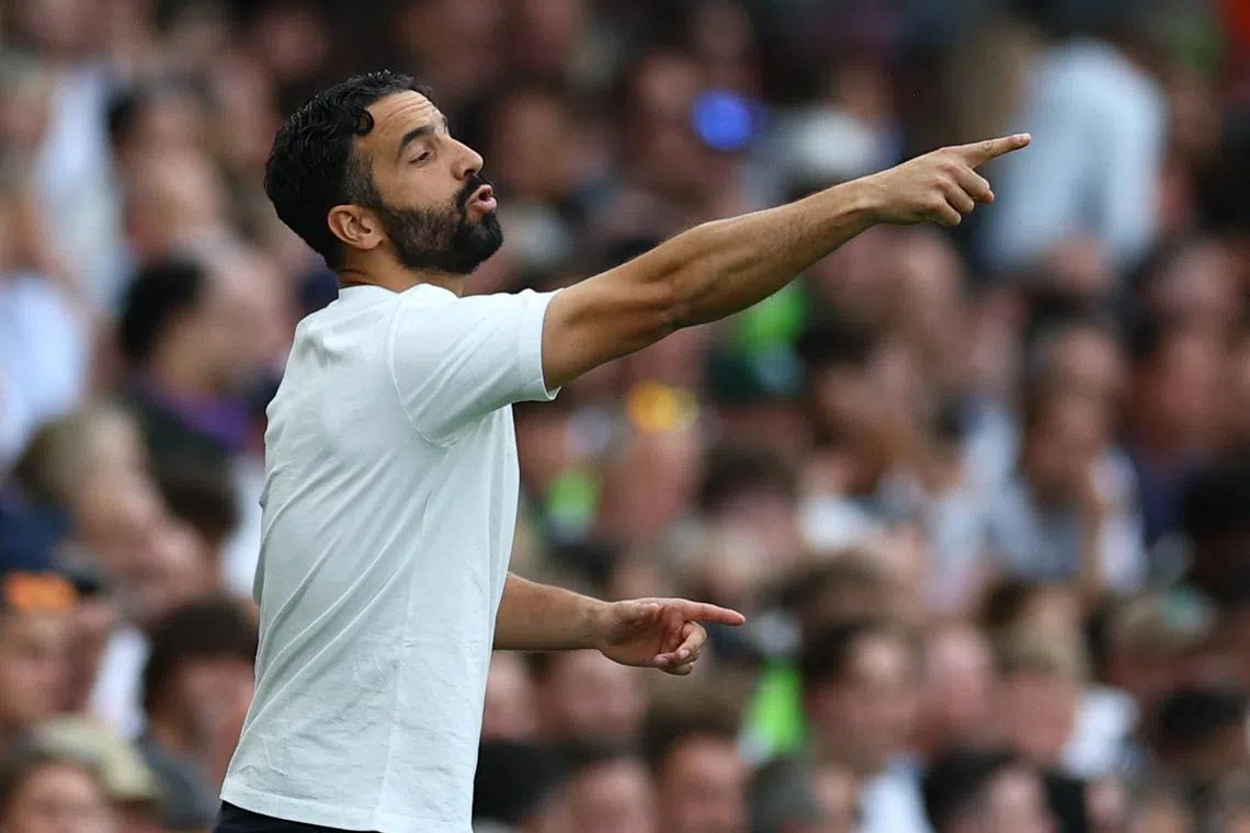 Soccer Football - Premier League - Fulham v Manchester United - Craven Cottage, London, Britain - August 24, 2025 Manchester United manager Ruben Amorim reacts Action Images via Reuters/Matthew Childs