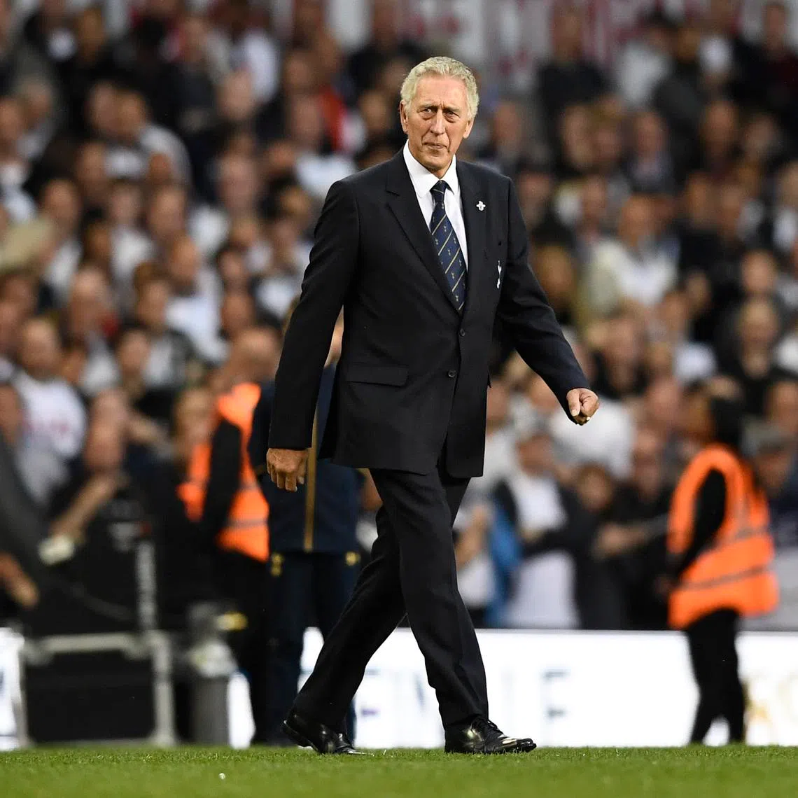 Britain Soccer Football - Tottenham Hotspur v Manchester United - Premier League - White Hart Lane - 14/5/17 Former Tottenham player Martin Chivers during the ceremony after the game Reuters / Dylan Martinez Livepic