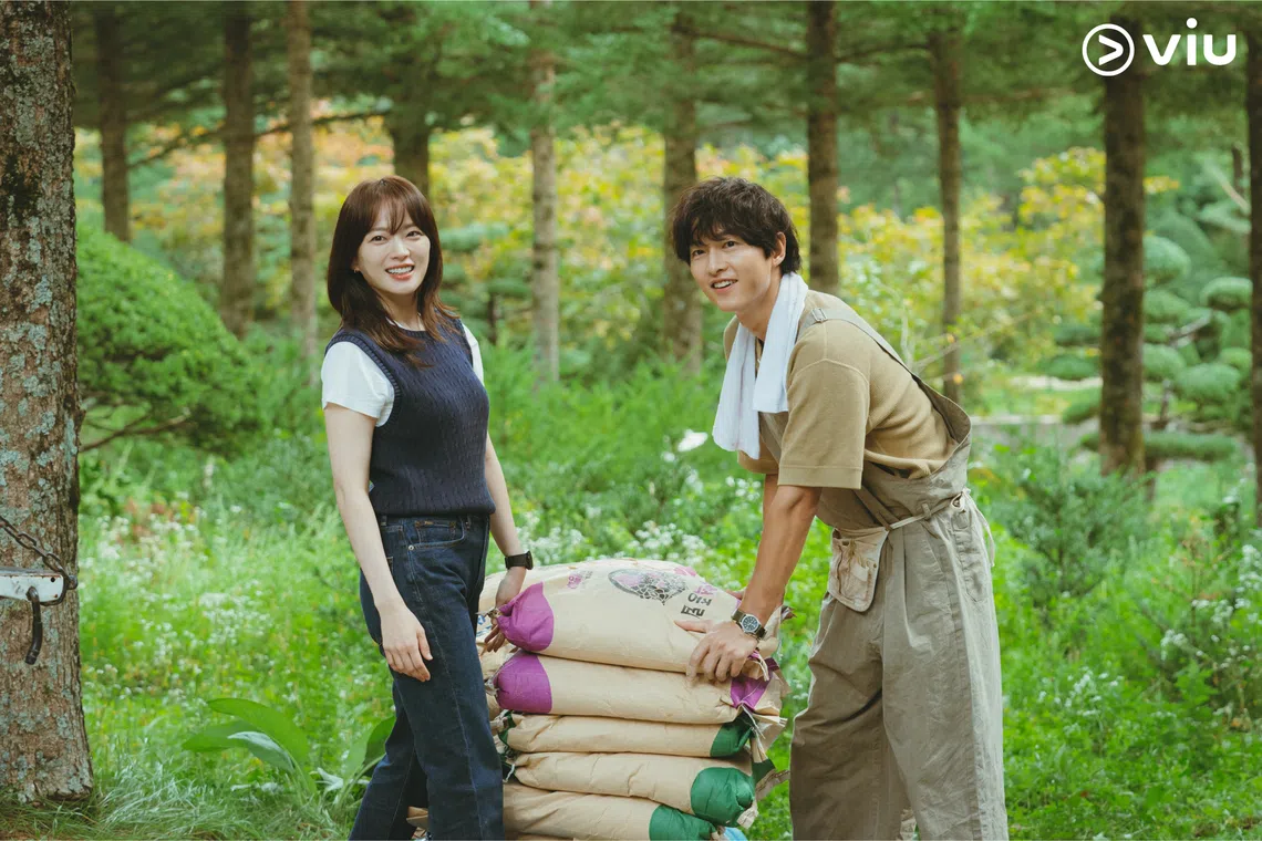 Chun Woo-hee (left) and Song Joong-ki at the press conference for My Youth.