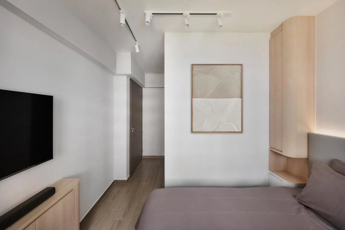 The master bedroom’s wardrobe acts as a privacy partition.