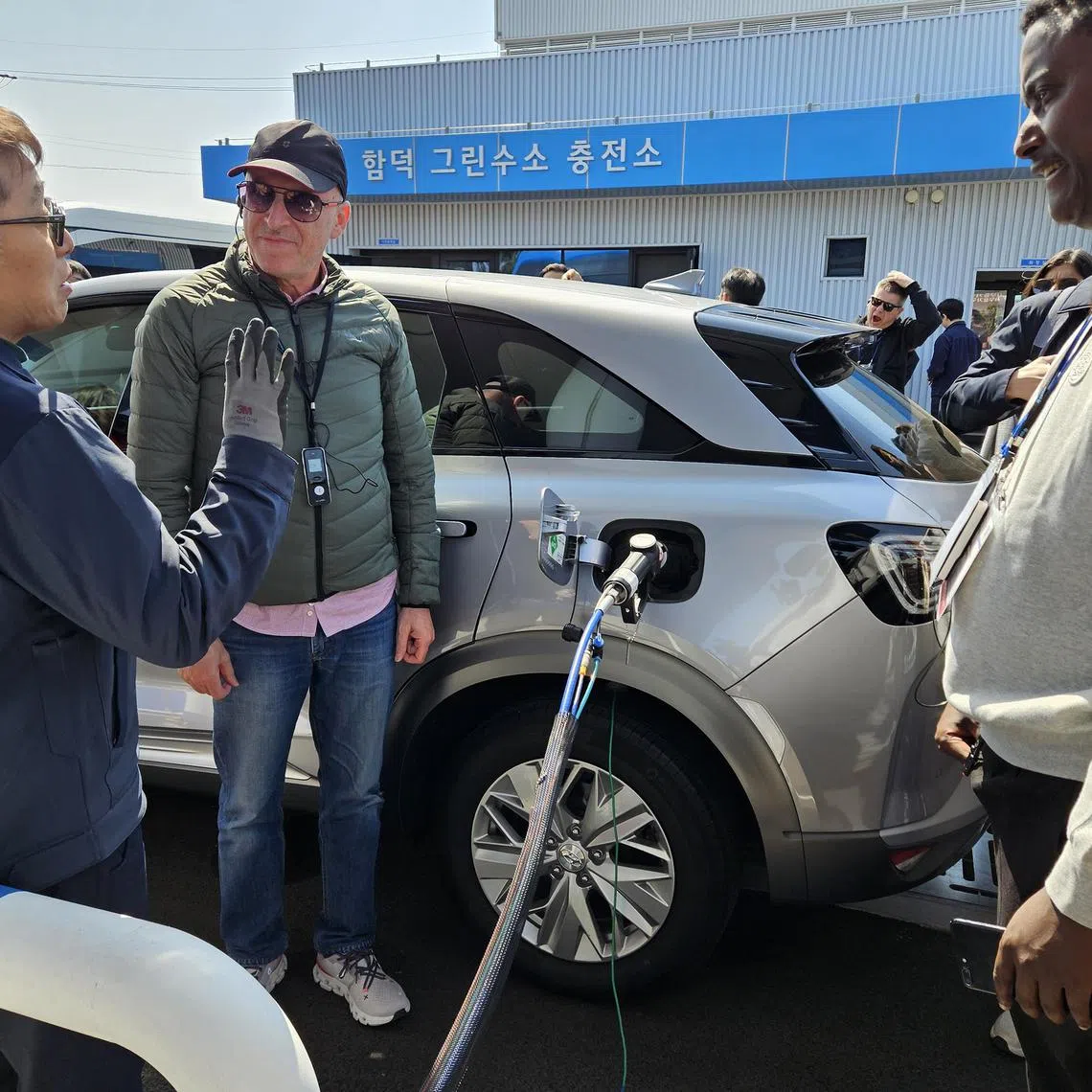 awjeju - A Hyundai Nexo hydrogen fuel cell car as seen at Hamdeok Green Hydrogen Station.


ST Photo: Albert Wai