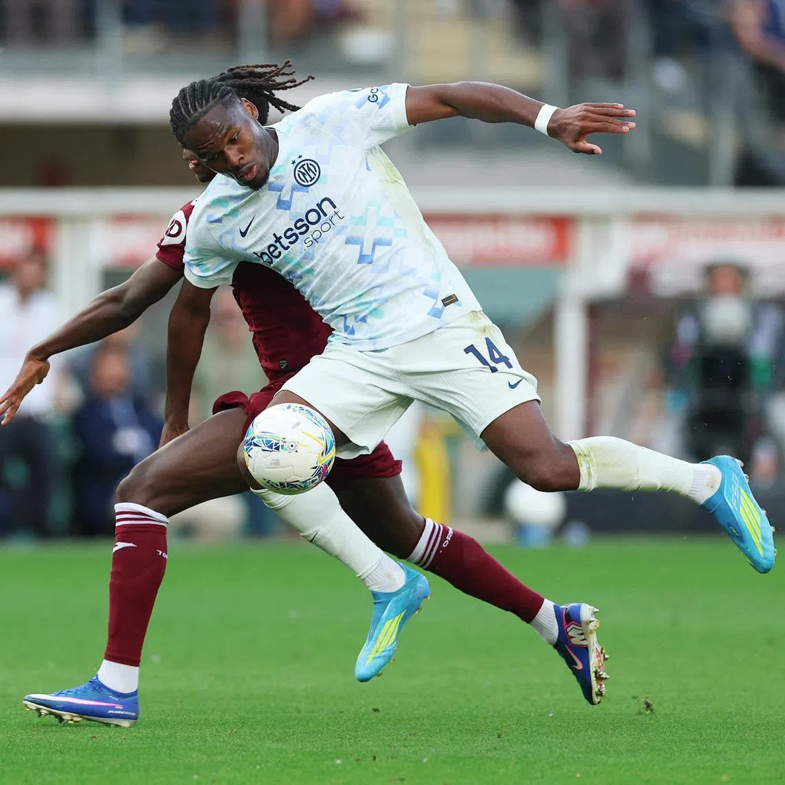 Soccer Football - Serie A - Torino v Inter Milan - Stadio Olimpico Grande Torino, Turin, Italy - April 26, 2026 Inter Milan's Ange-Yoan Bonny in action with Torino's Alieu Njie REUTERS/Claudia Greco/File Photo