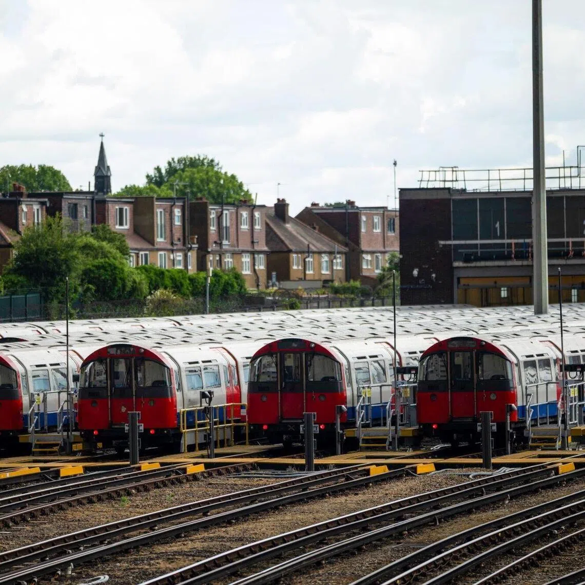 Some drivers are opposed to a plan by London's transport regulator to allow drivers to condense their five-day week into four days by working longer shifts.