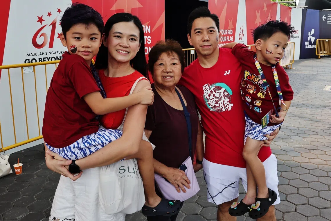Ong Rui Yang with his wife, mother and children.