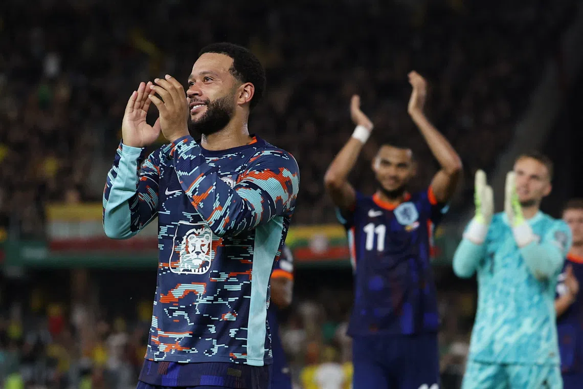Soccer Football - World Cup - UEFA Qualifiers - Group G - Lithuania v Netherlands - Darius and Girenas Stadium, Kaunas, Lithuania - September 7, 2025 Netherlands' Memphis Depay applauds fans after the match REUTERS/Kacper Pempel