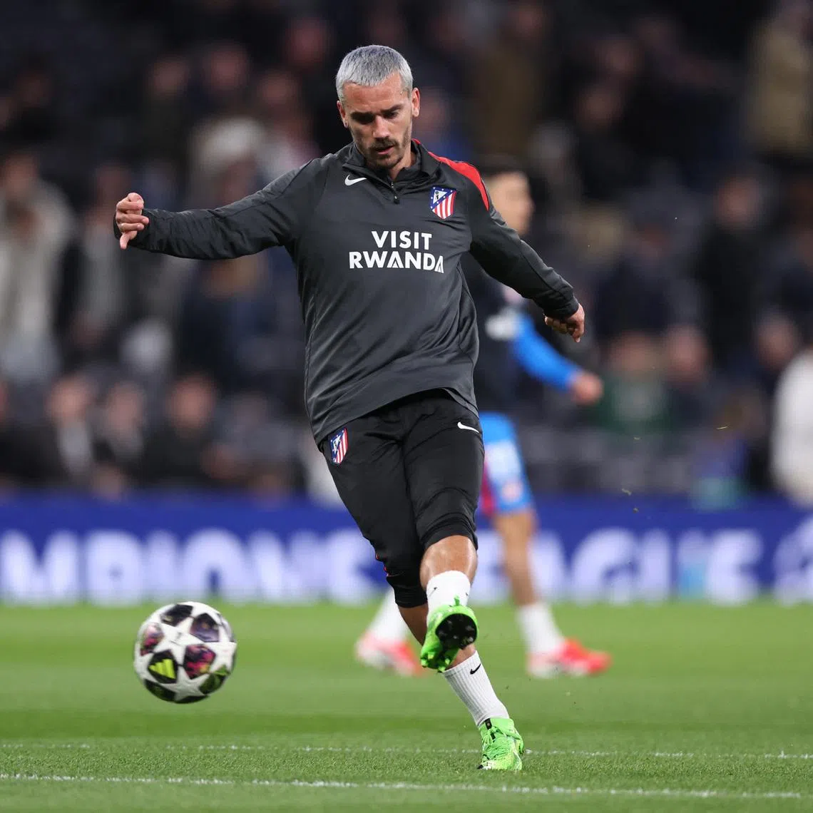 Soccer Football - UEFA Champions League - Round 16 - Second Leg - Tottenham Hotspur v Atletico Madrid - Tottenham Hotspur Stadium, London, Britain - March 18, 2026 Atletico Madrid's Antoine Griezmann during the warm up before the match REUTERS/David Klein