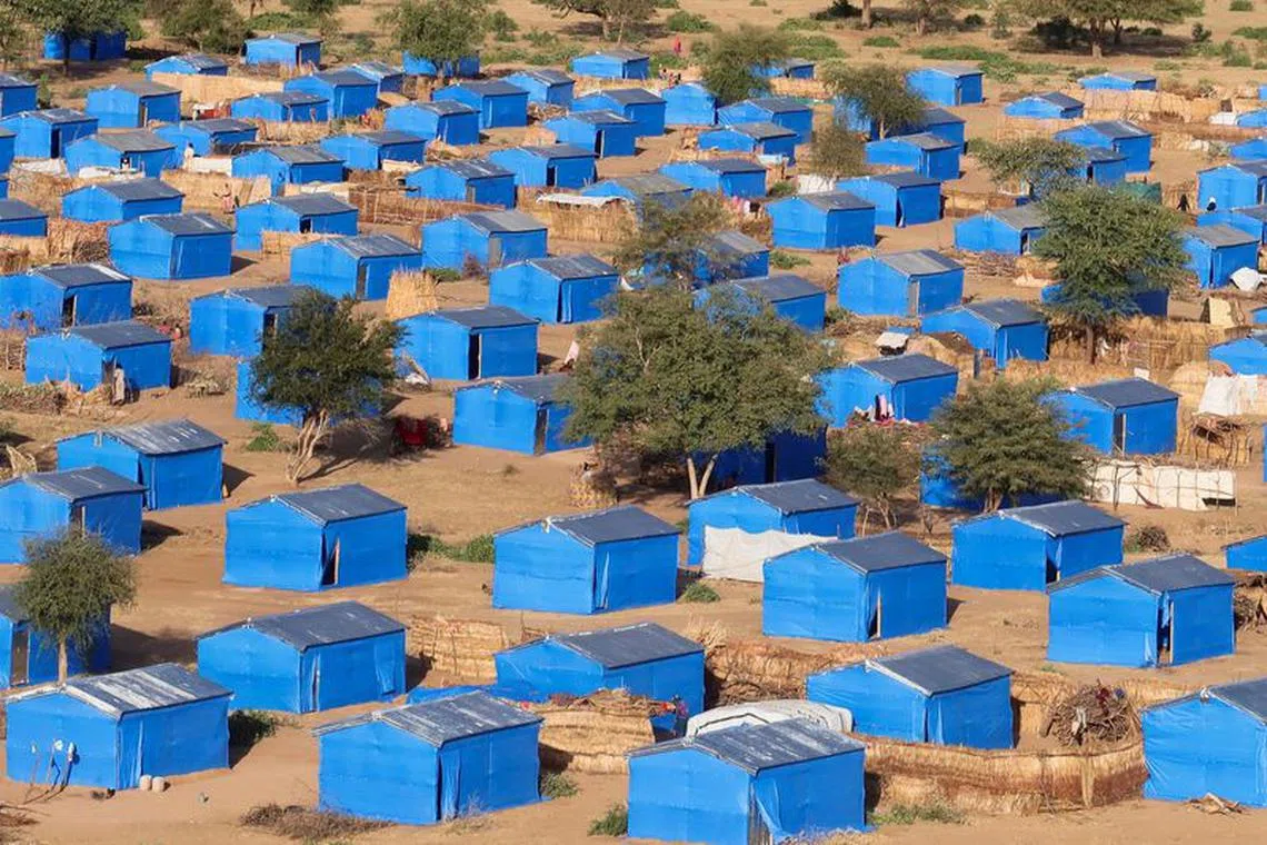 FILE PHOTO: A general view of refugee tents in the Metche Sudanese refugee camp, Chad, November 9, 2023. REUTERS/El Tayeb Siddig/File Photo