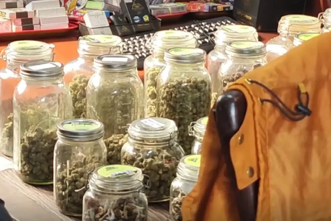 Police and public health officials in Chiang Mai raided a shop on Tha Pae Road.