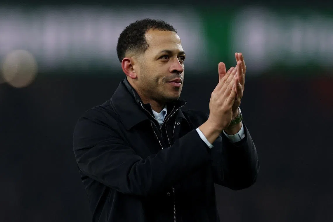 Soccer Football - Carabao Cup - Semi Final - Second Leg - Arsenal v Chelsea - Emirates Stadium, London, Britain - February 3, 2026 Chelsea manager Liam Rosenior applauds fans after the match Action Images via Reuters/Paul Childs