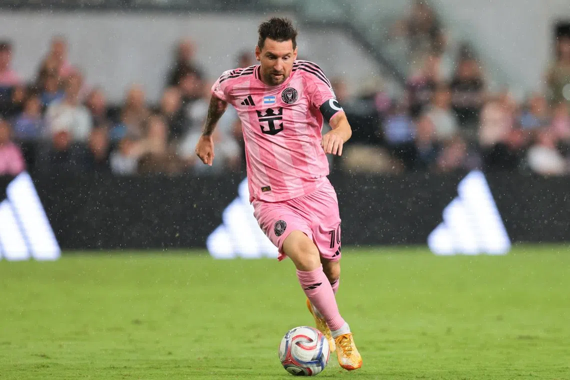 Lionel Messi suffers hamstring overload weeks before World Cup