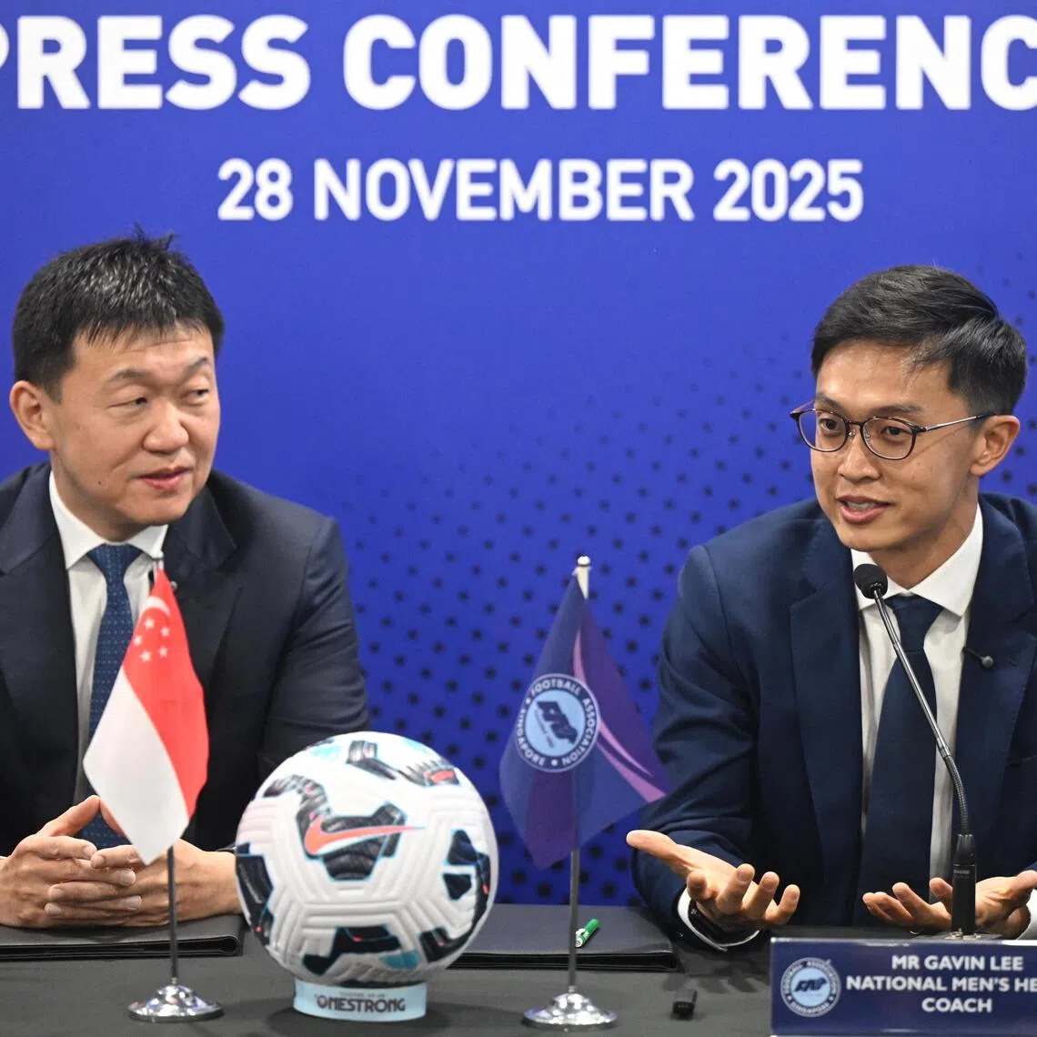 ST20251128_202509600126 Azmi Athni dsgoc28//

(From left) Football Association of Singapore president Forrest Li and national men's head coach Gavin Lee at the at a press conference to announce Lee’s appointment on Nov 28.. 

ST PHOTO: AZMI ATHNI