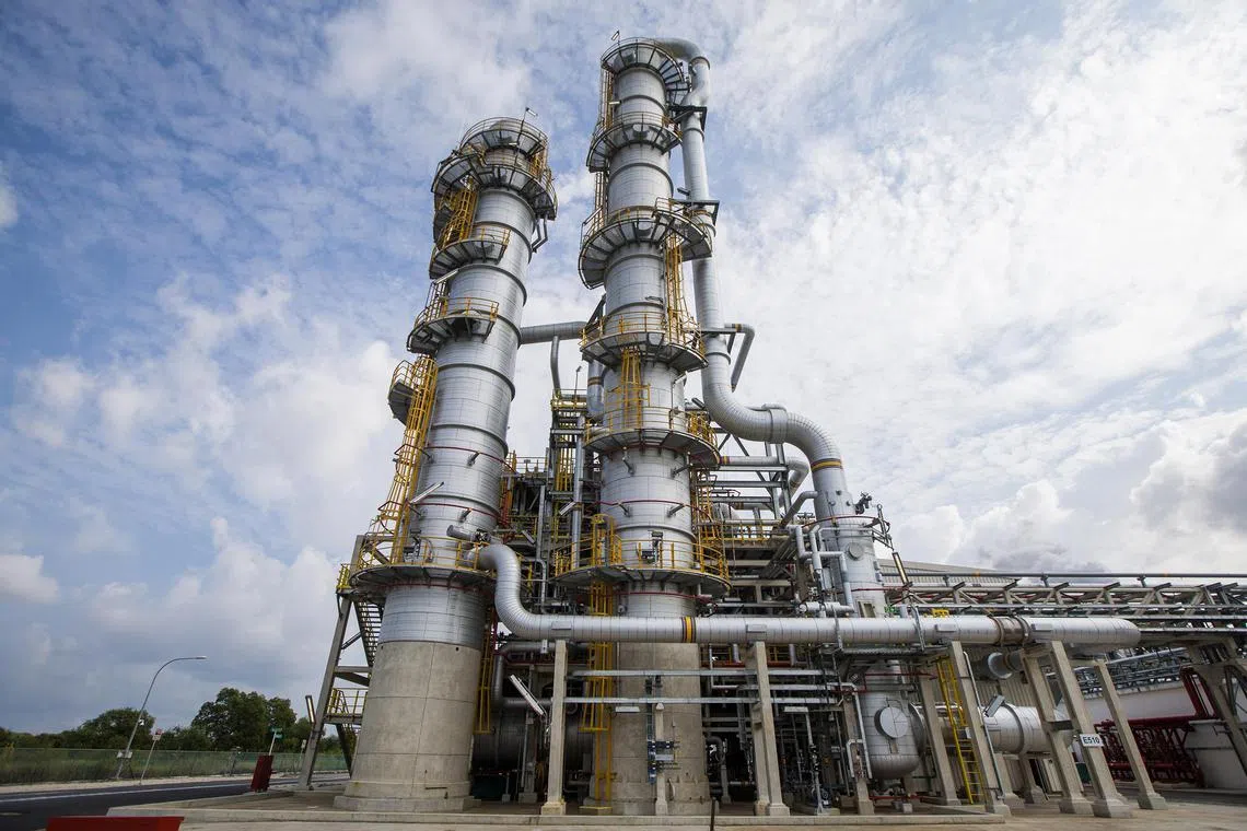 bnevonik27 - Evonik's new alkoxides production plant, the company's first in Asia, opened on Jurong Island on Aug 27 2025.

Photo Credit: Evonik