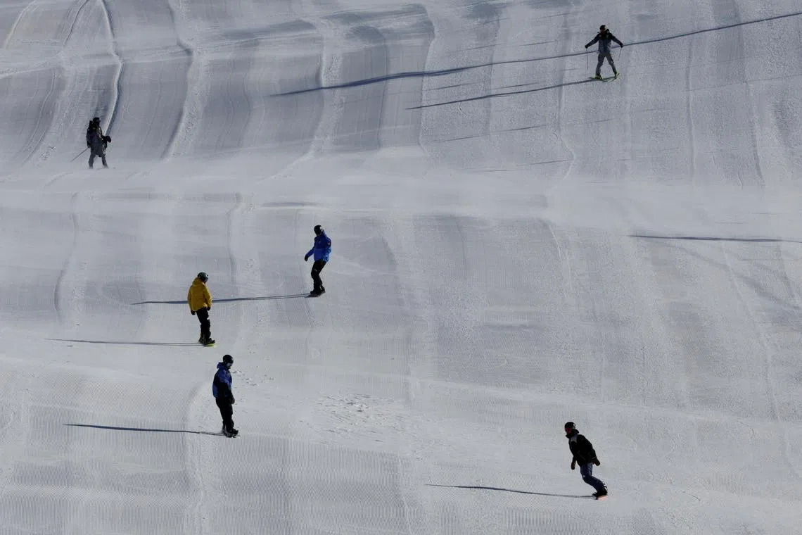 Mild temperatures and heavy rains hit the Northern Alps recently, washing out much of the snow that had fallen in previous weeks.