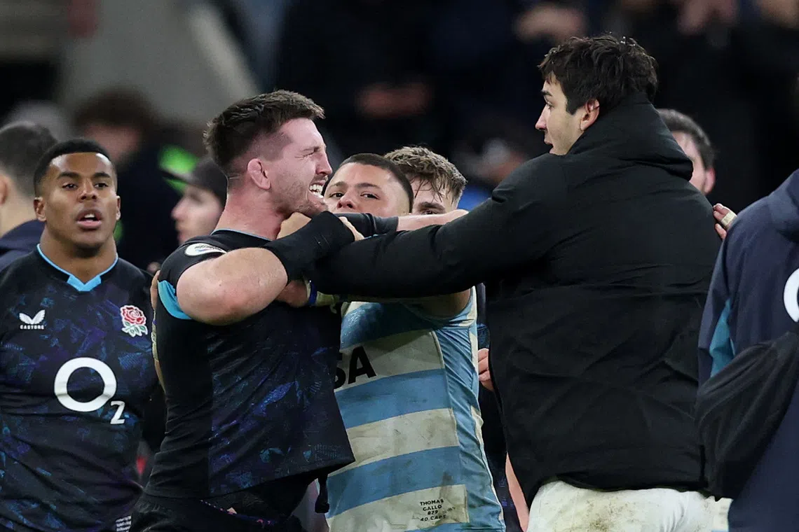 Rugby Union - Autumn Internationals - England v Argentina - Allianz Stadium, Twickenham, London, Britain - November 23, 2025 England's Tom Curry clashes with Argentina players after the match Action Images via Reuters/Paul Childs