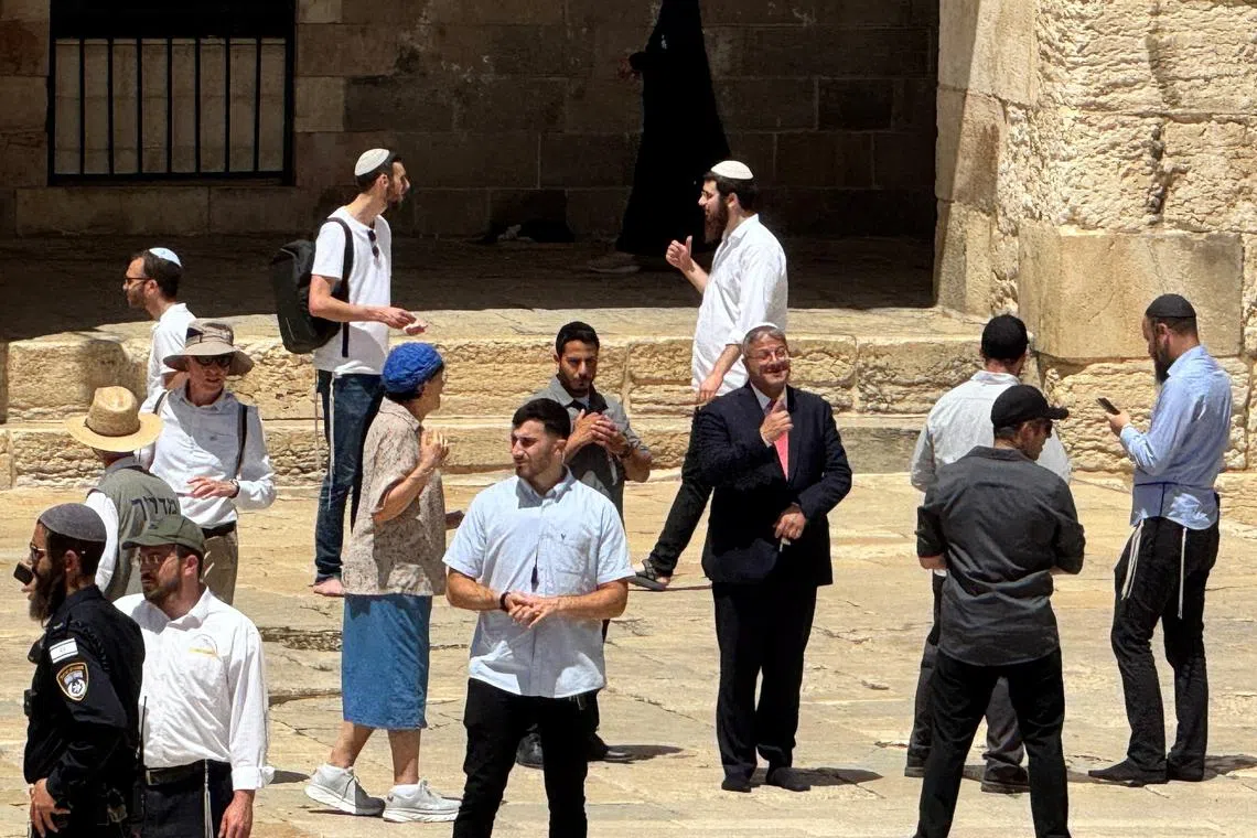 Israeli far-right police minister visits Al-Aqsa mosque site ahead of Jerusalem rally