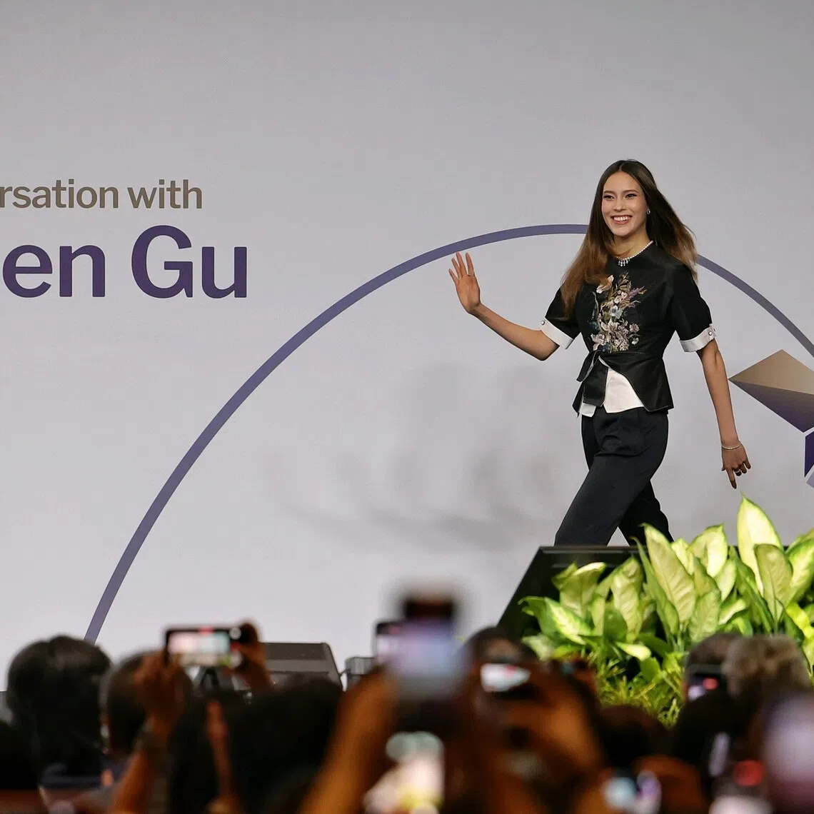 Olympic freestyle skiier Eileen Gu arriving to speak at the KFF Inspiring Women Leadership Series, held at the Singapore Management University on Oct 12.
