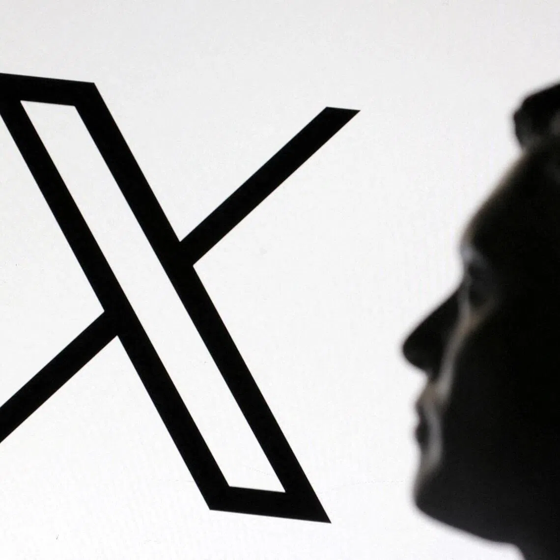 In Singapore, reports from Downdetector spiked from 269 at 10.46pm to 1,400 at 11.01pm.