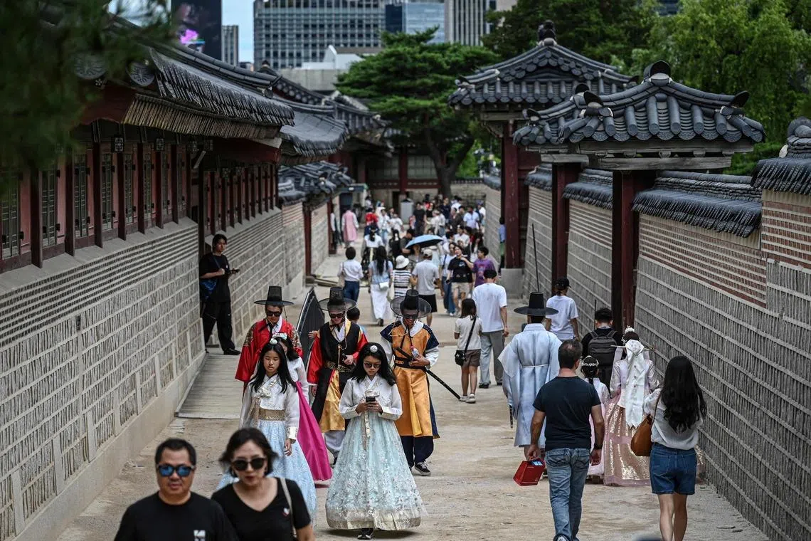 Seoul has taken the top spot for mainland Chinese visitors this summer.