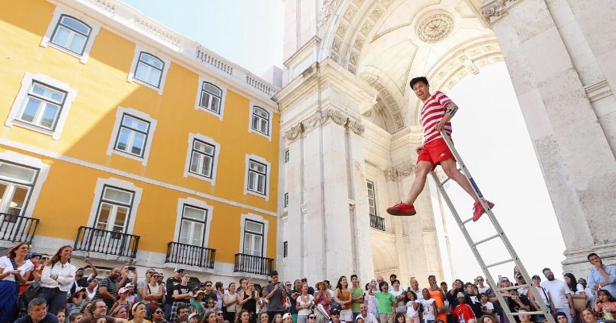 Meet Singapore’s first degree holder in circus arts Jonathan Goh | The ...