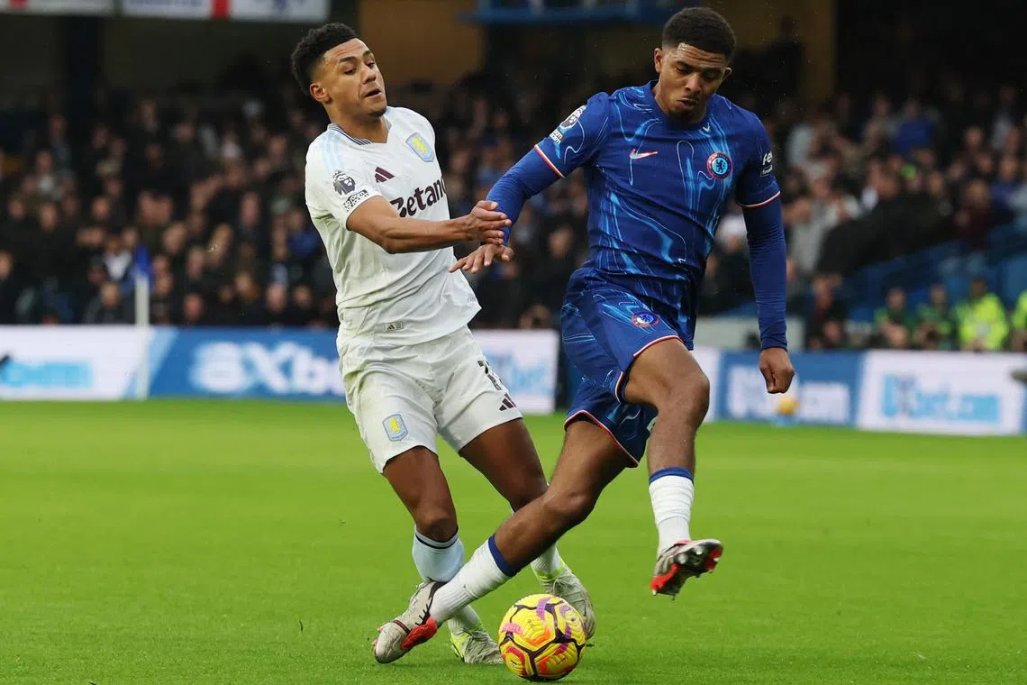 Soccer Football - Premier League - Chelsea v Aston Villa - Stamford Bridge, London, Britain - December 1, 2024  Chelsea's Wesley Fofana in action with Aston Villa's Ollie Watkins Action Images via Reuters/Paul Childs/File Photo