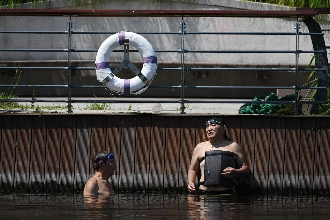 A weather station in Beijing's southern suburbs recorded 41.1 deg C.