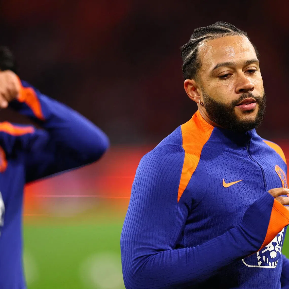 Soccer Football - World Cup - UEFA Qualifiers - Group G - Netherlands v Lithuania - Johan Cruijff Arena, Amsterdam, Netherlands - November 17, 2025 Netherlands' Memphis Depay during the warm up before the match REUTERS/Piroschka Van De Wouw
