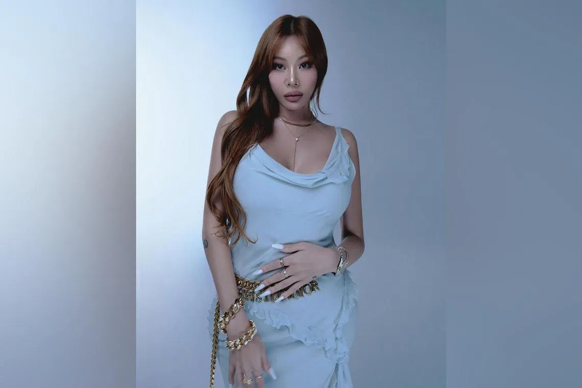 Netizens were outraged that Jessi did not do more to protect her fan.