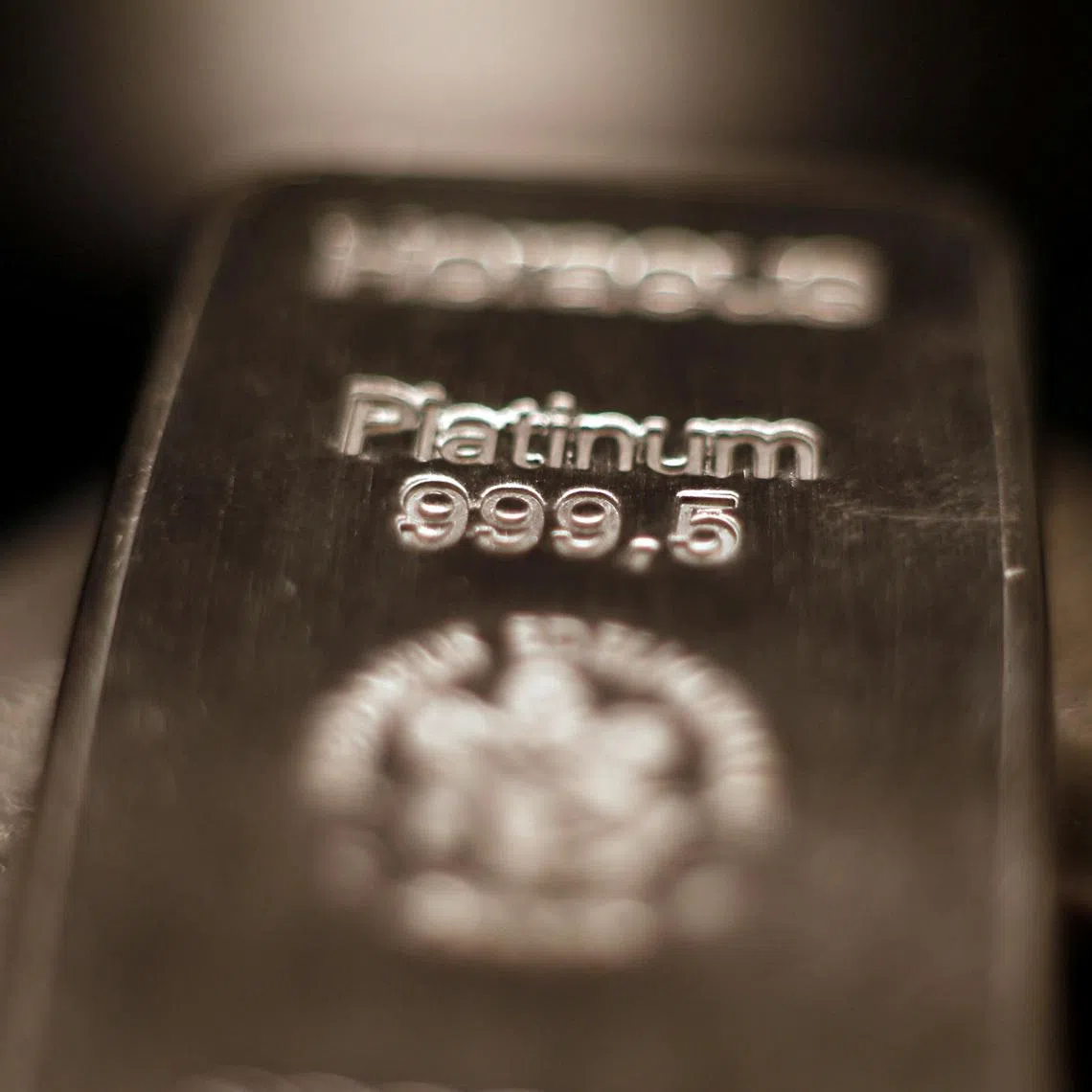 Analysts expect platinum prices to reach around US$2,800 per ounce in 2026, while palladium is forecast to hit US$1,900.
