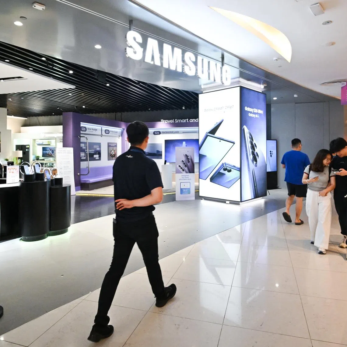 South Korea has pulled ahead of Singapore in terms of producing global technology champions like Samung, says the writer.