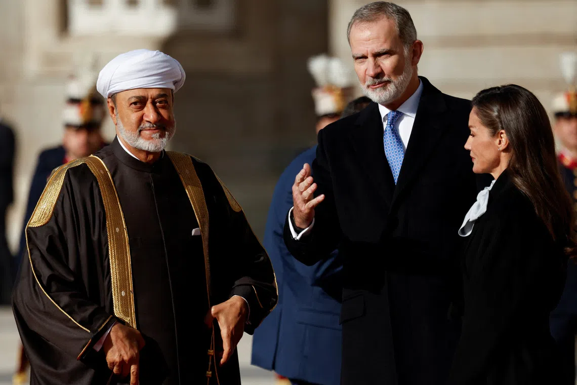 Spain's King Felipe and Queen Letizia welcome Oman's Sultan Haitham bin Tariq Al Said during a ceremony at the Royal Palace in Madrid, Spain, November 4, 2025. REUTERS/Susana Vera
