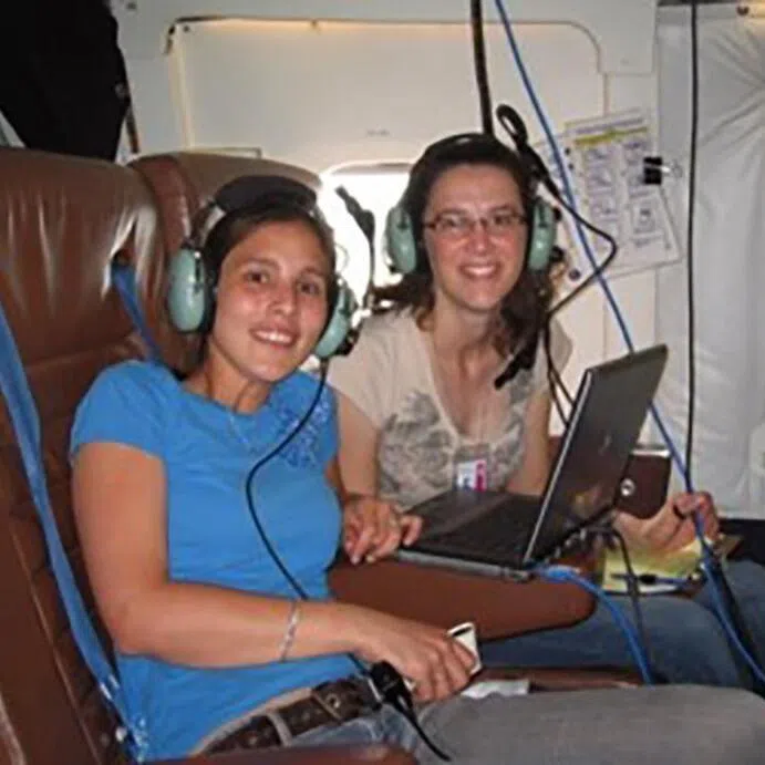 lymel - Dr Melissa Yang Martin and fellow researcher Isobel Simpson on the NASA DC-8 for their first field research mission in 2006.