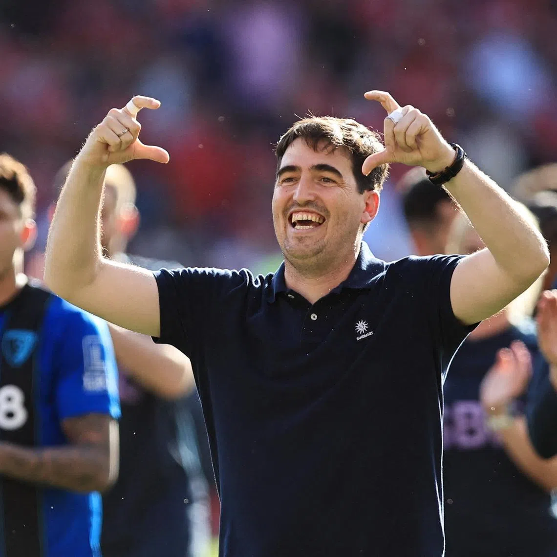 Soccer Football - Premier League - Nottingham Forest v AFC Bournemouth - The City Ground, Nottingham, Britain - May 24, 2026 AFC Bournemouth manager Andoni Iraola salutes their fans after his last match for the club Action Images via Reuters/Craig Brough
