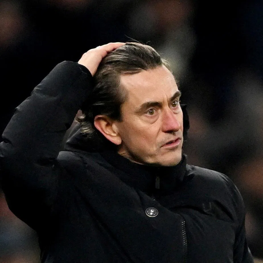 FILE PHOTO: Soccer Football - FA Cup - Third Round - Tottenham Hotspur v Aston Villa - Tottenham Hotspur Stadium, London, Britain - January 10, 2026 Tottenham Hotspur manager Thomas Frank reacts REUTERS/Dylan Martinez/File Photo