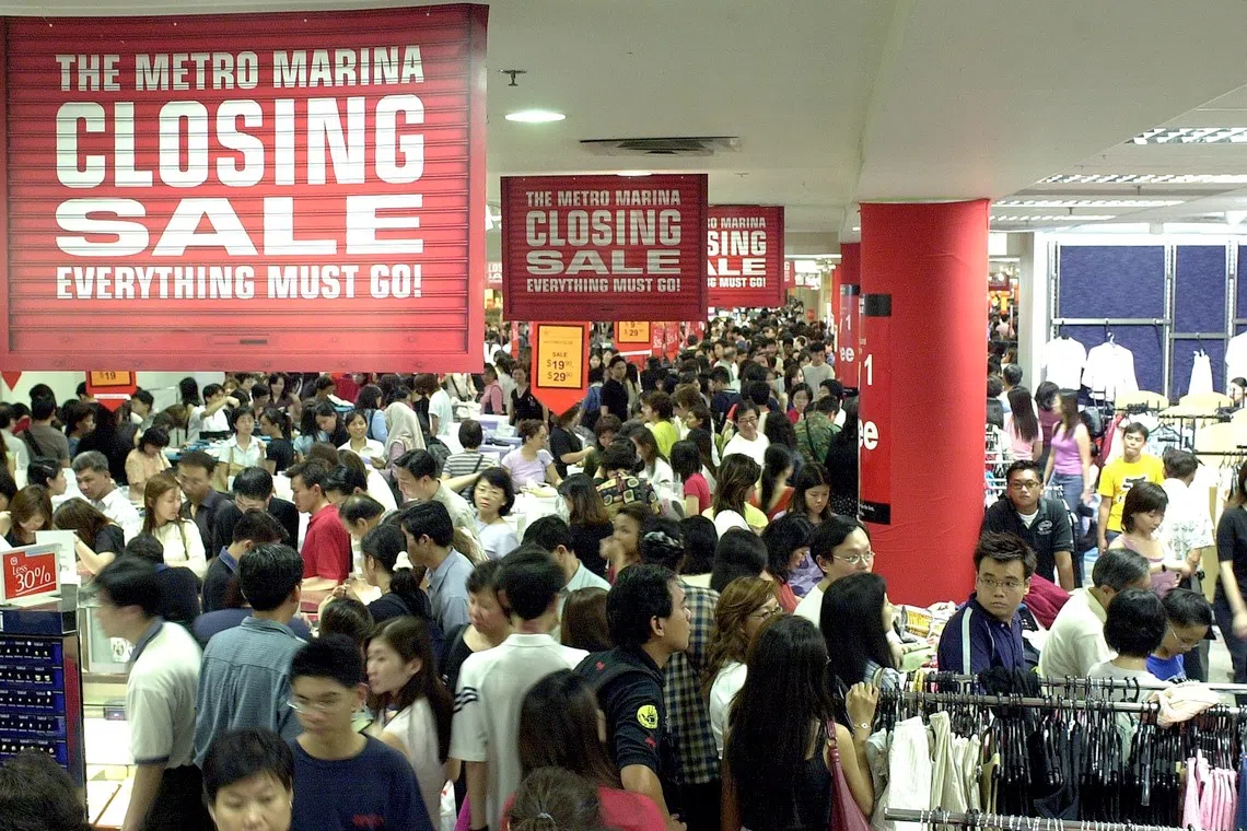 Metro’s closing down sale at Marina Square in 2004.