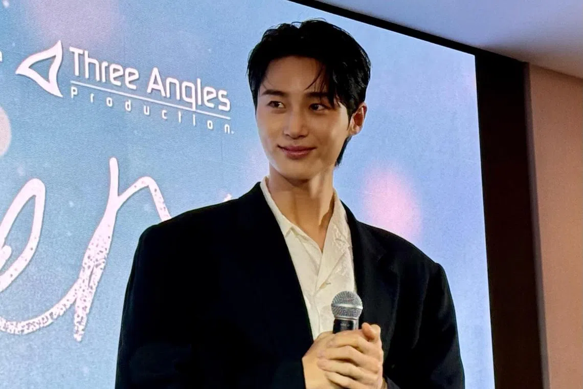 2024年6月30日，因韩剧《背着善宰跑》人气急升的韩国艺人边佑锡亮相新加坡记者会，与本地媒体见面。