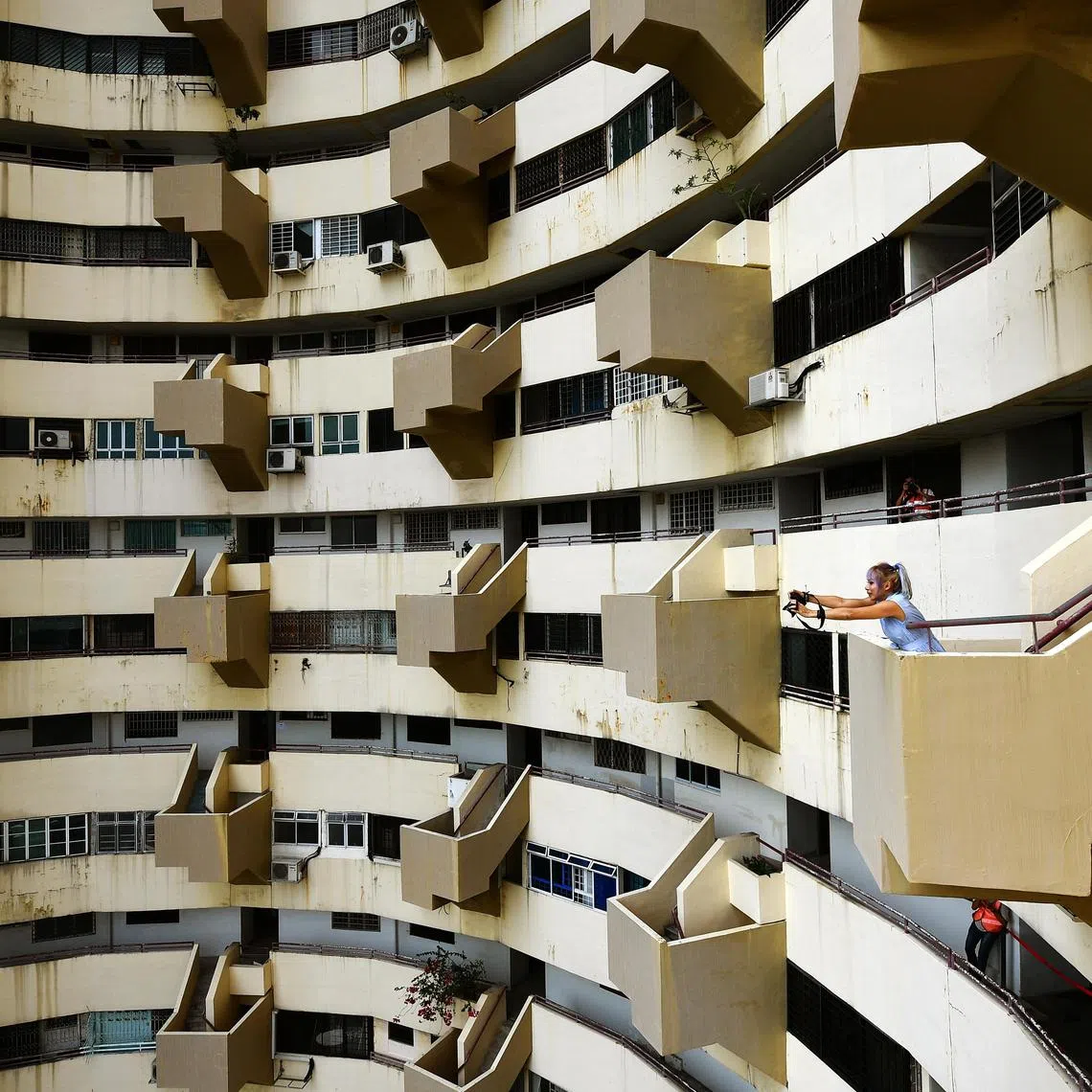 Pearl Bank Apartments on May 11, 2019. 

CapitaLand hosting a guided photowalk for the Instagram community to snap and share their images of the 38-storey soon to be redeveloped Pearl Bank Apartments with the wider public on May 11, 2019. They started with the Sunken Garden; then carpark rooftop; next apartment at Level 18; multipurpose hall at Level 28; and lastly at Level 37.  It said that while building's facade has been well-photographed over the years, it will be the first time many of these Instagrammers are entering the compound of the private residential development. These will be chronicled under the hashtag #OnePearlBank.