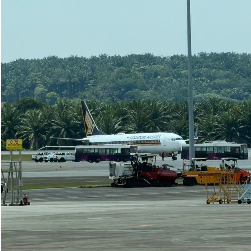 Flight SQ113 was scheduled to take off at 2.35pm on June 21, but departed only at 8.27pm.