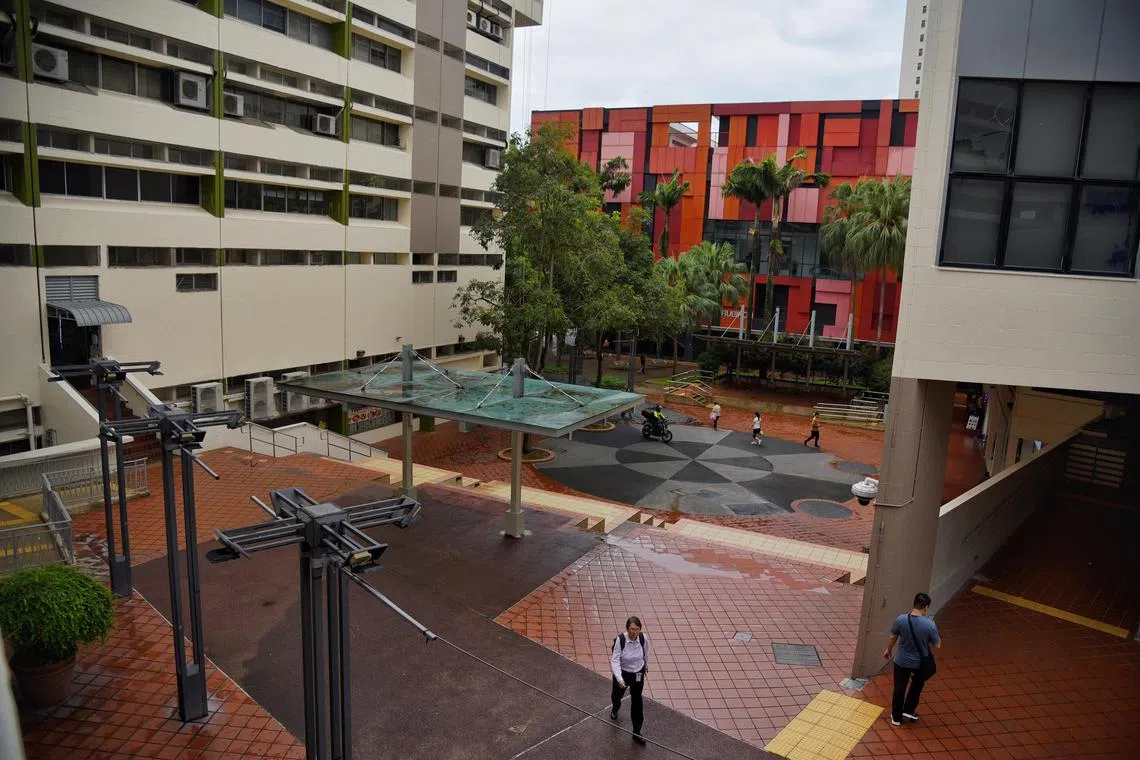 ST20240516_202463356384/ilhdb16/Heng Yi-Hsin/

Generic photo of Bukit Merah Town Centre on May 16, 2024.

ST PHOTO: HENG YI-HSIN
