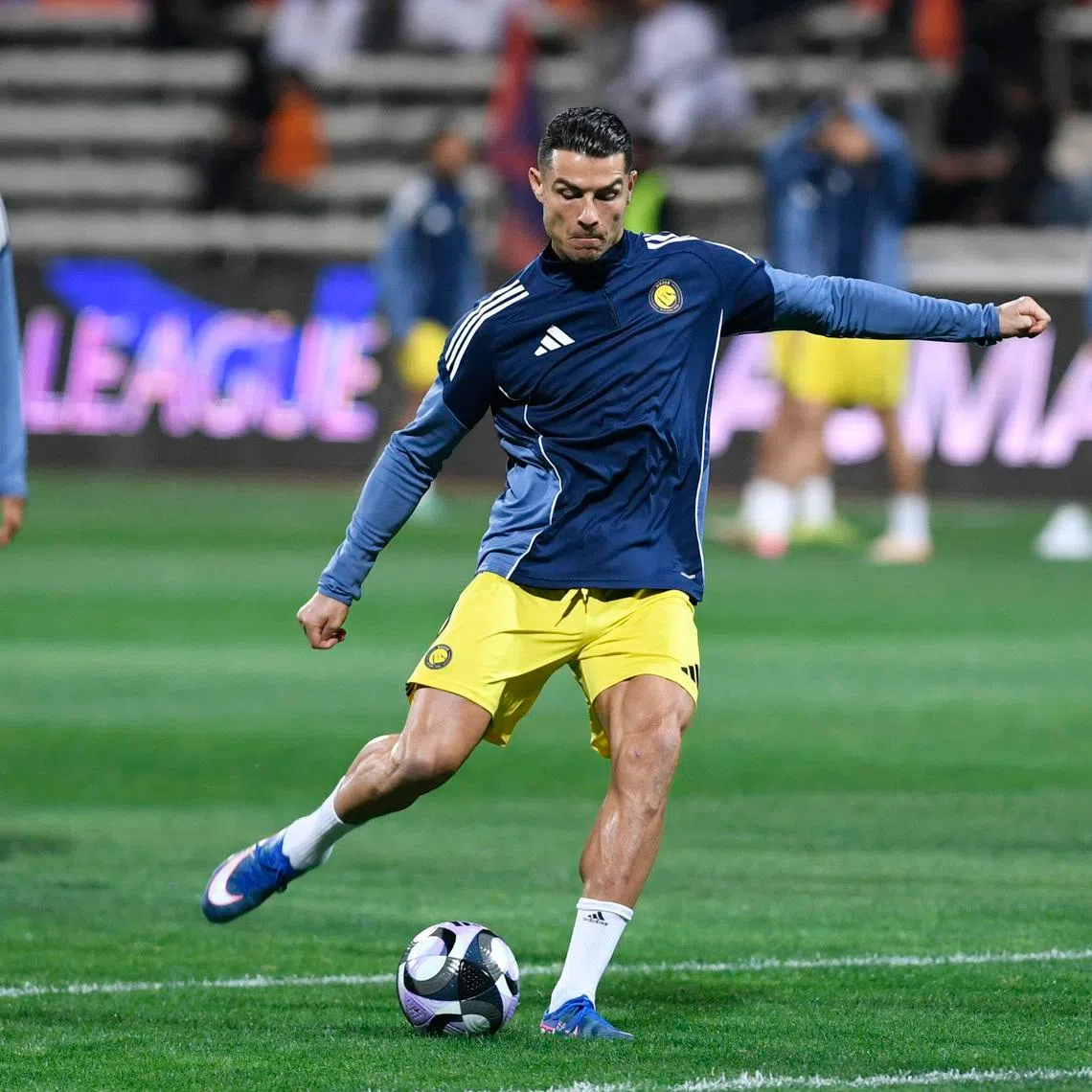 Soccer Football - Saudi Pro League - Al Fayha v Al Nassr - Al-Majma'ah Sports City Stadium, Al Majma'ah, Saudi Arabia - February 28, 2026 Al Nassr's Cristiano Ronaldo during the warm up before the match REUTERS/Stringer