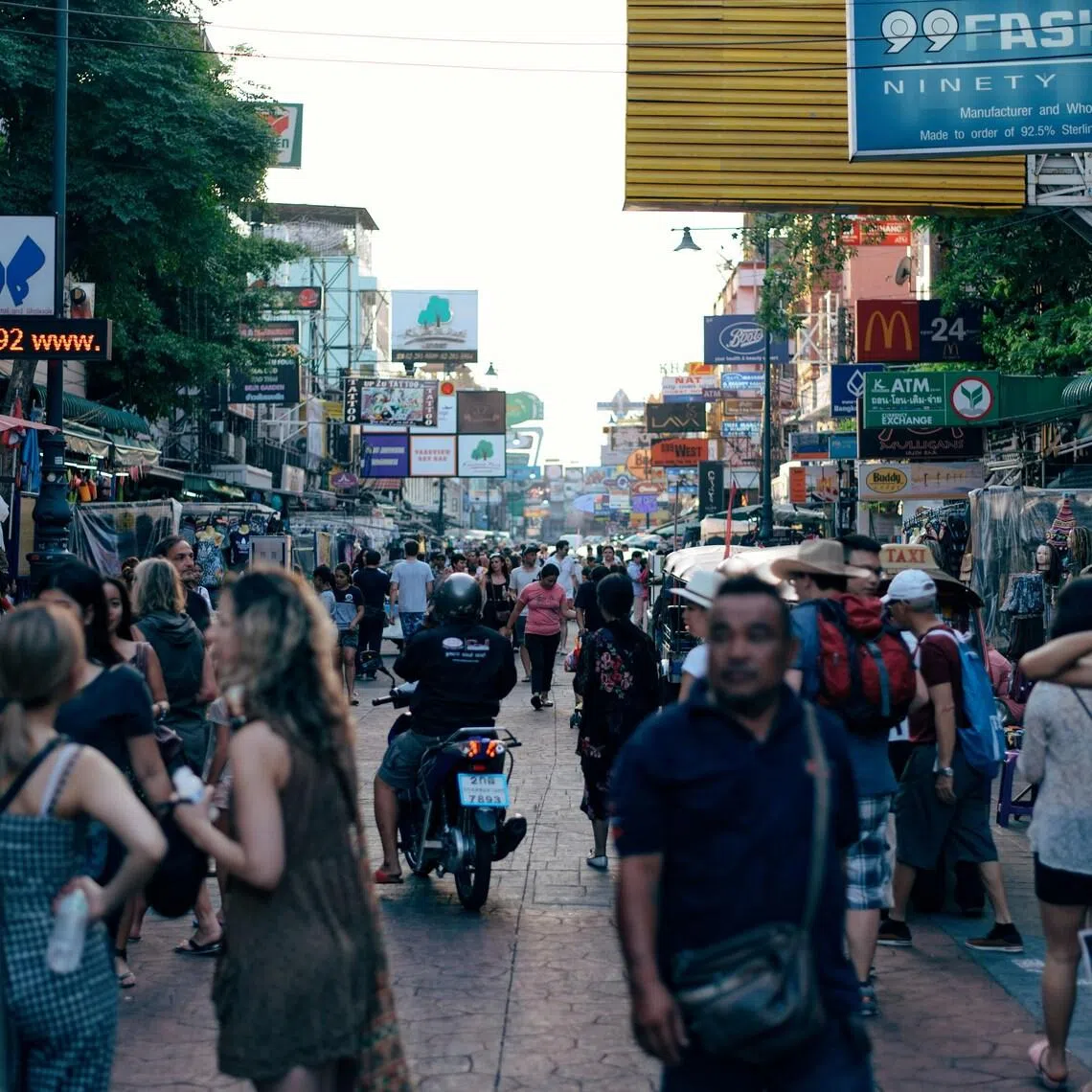 Provinces forecasted to experience temperatures exceeding 42 deg C include  Mae Hong Son, Lampang and Tak. 