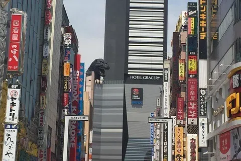 Can Apple’s AirPod translation get you through Tokyo?