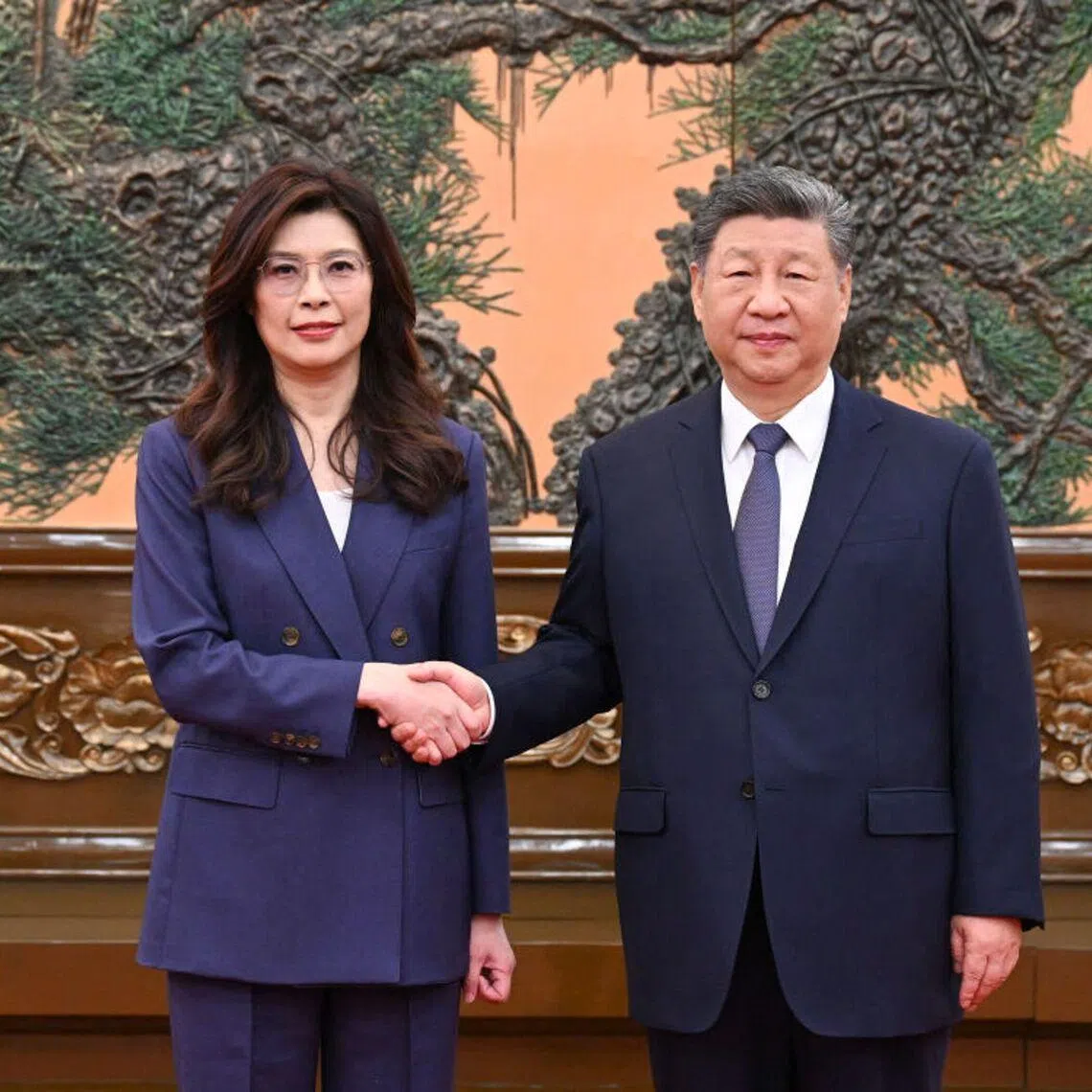 Chinese President Xi Jinping (right) meeting Taiwan’s opposition leader Cheng Li-wun in Beijing on April 10.